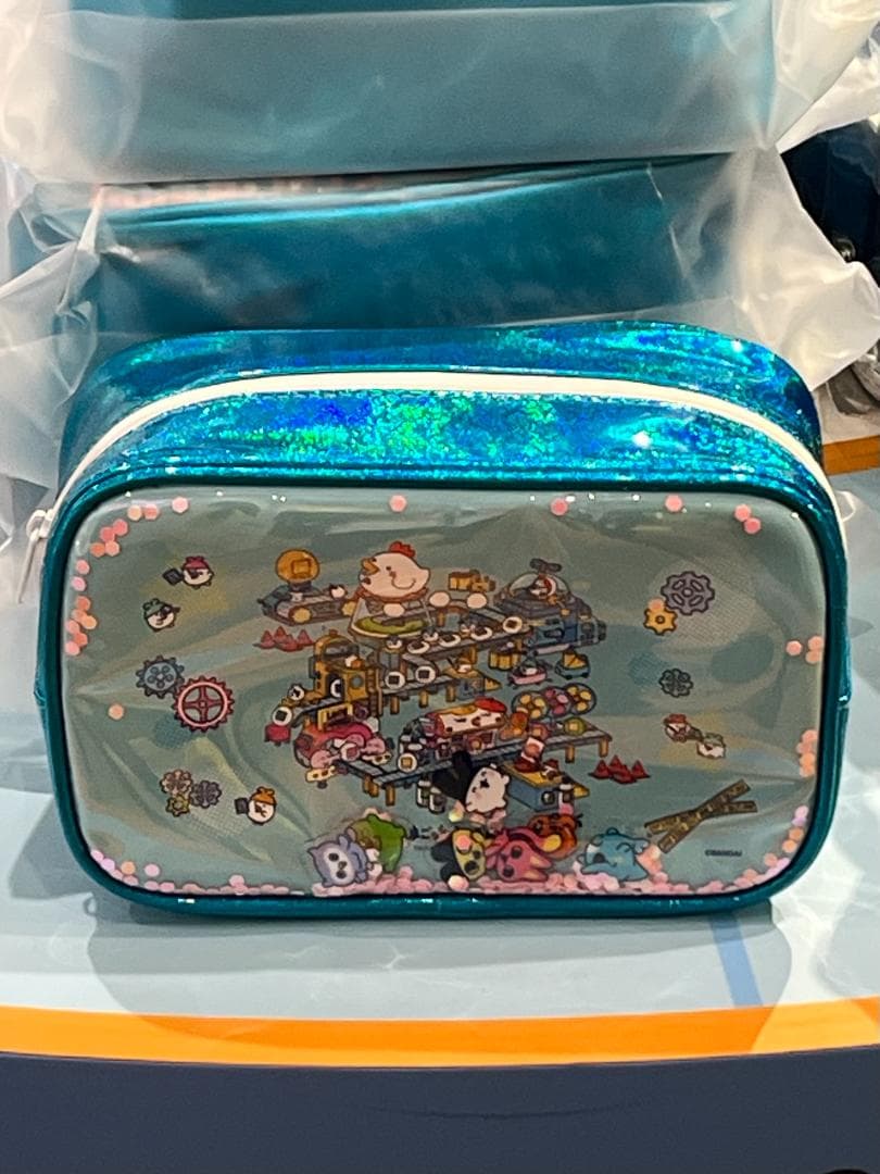 原宿限定 新品 たまごっち しゃかしゃかポーチ ファクトリー - メルカリ