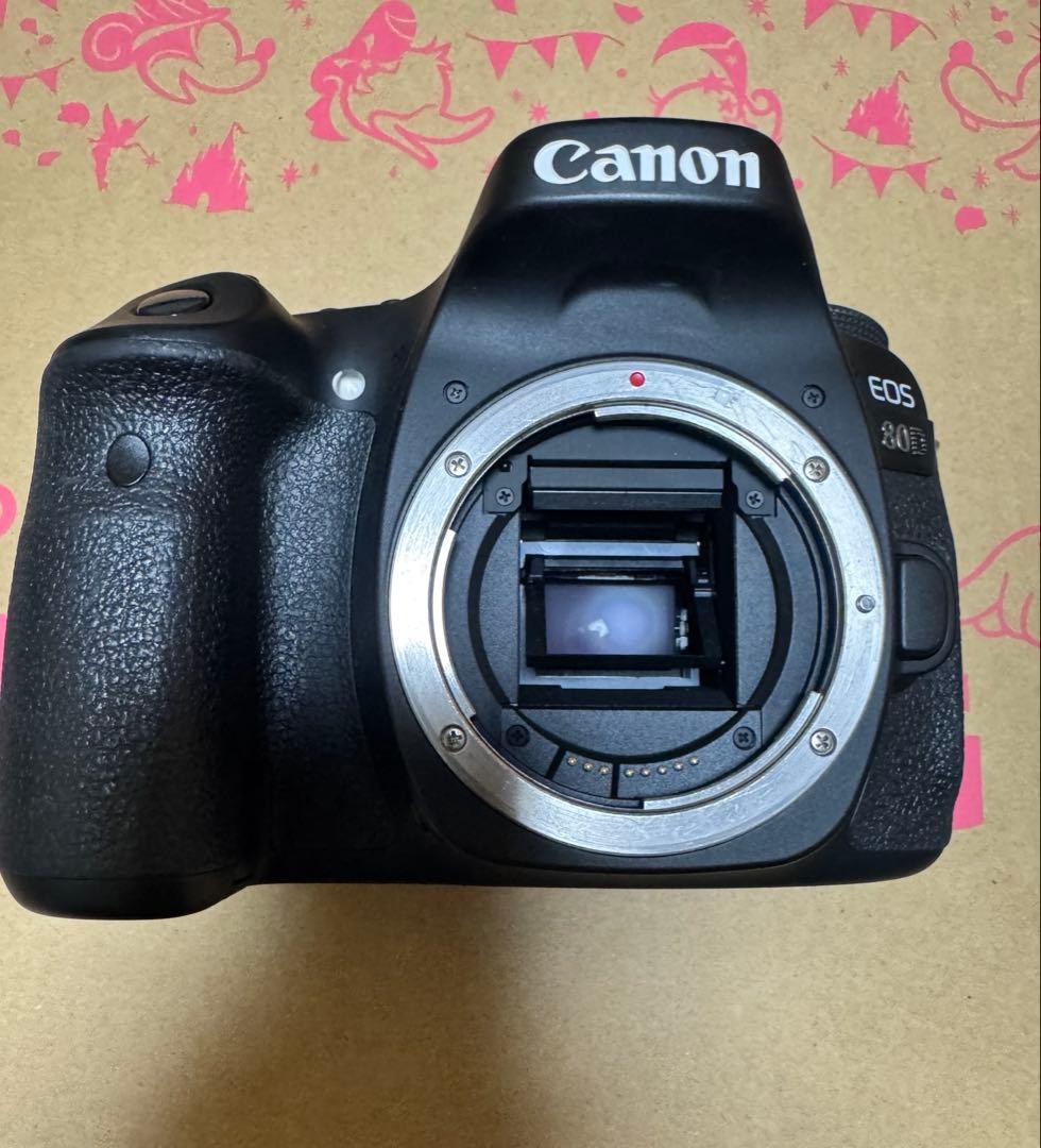 EOS80D ボディのみ 予備バッテリー1個&32GBのSDカード付き - デジタル