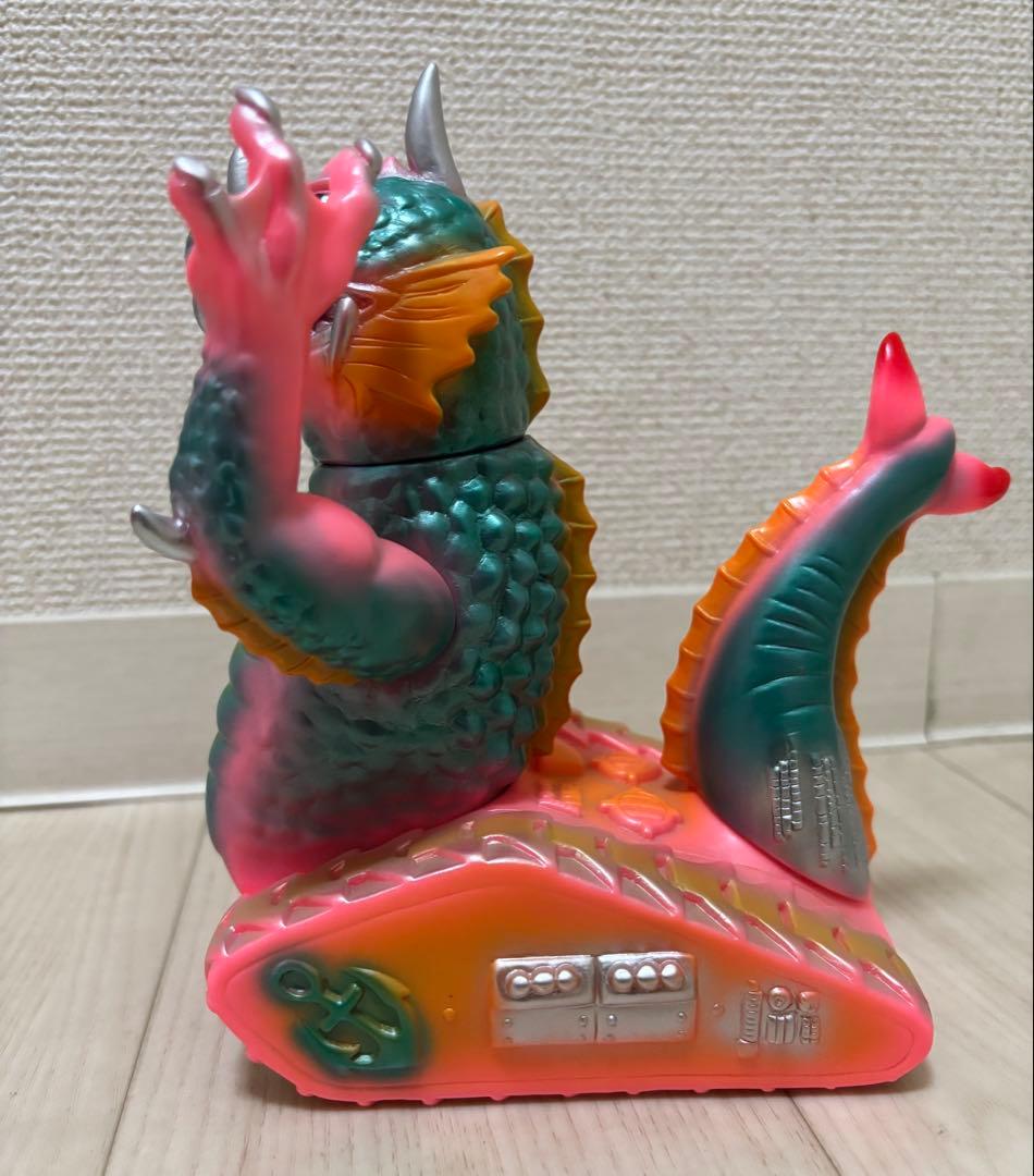 まんだらけの怪獣シリーズ 海獣戦車 アギラス 開封済 美品 - メルカリ