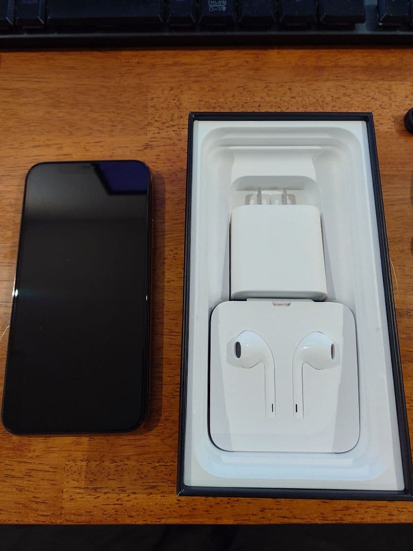 Apple iPhone 11 Pro 256GB ゴールド 本体+付属品一式 - メルカリ