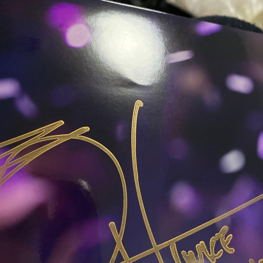 TWICE ジヒョ サイン 直筆 A4 写真 - メルカリ