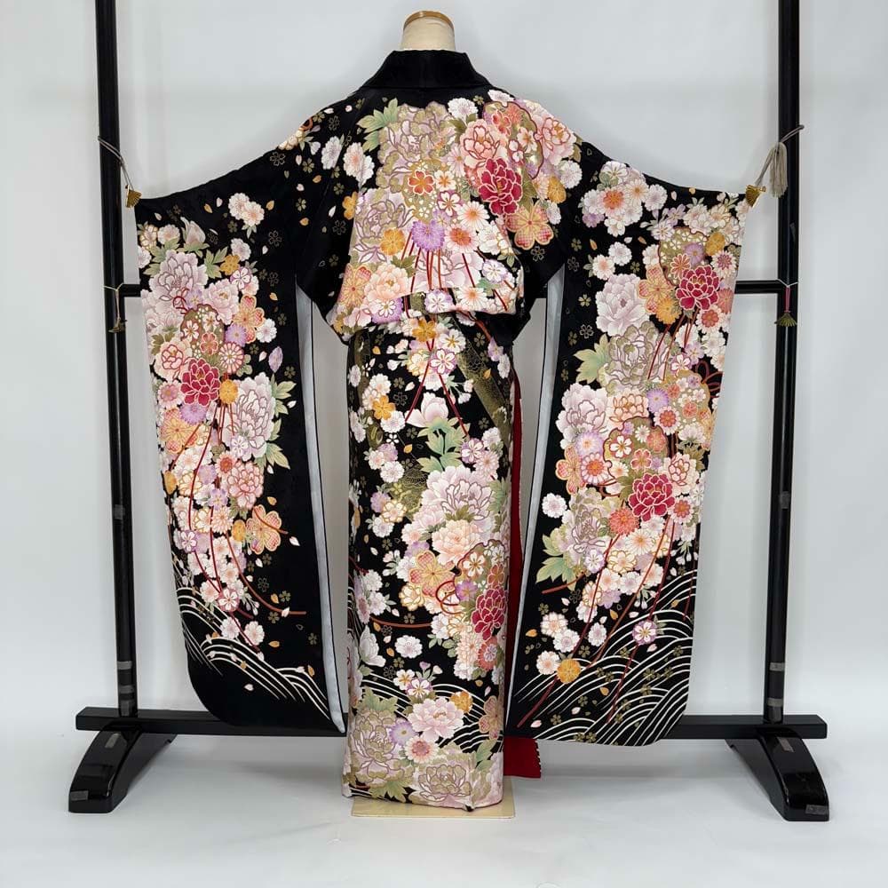 振袖 正絹 黒 古典花柄 裄68.3㎝ 成人式 中古 c-79 - メルカリ