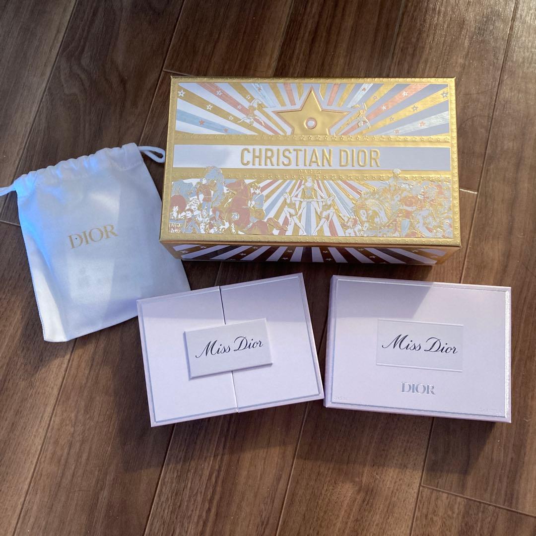 miss Dior ギフトボックス ミニ香水3本セット - メルカリ