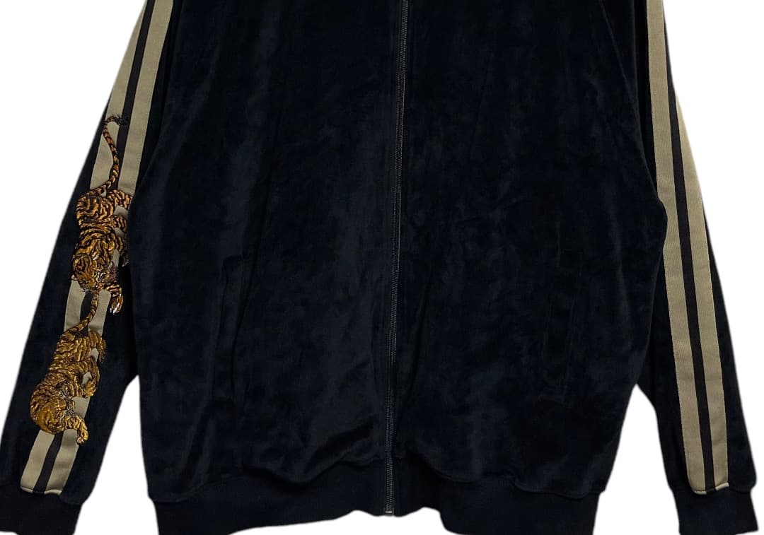 グラニフ 石黒亜矢子 バターの虎 刺繍 ベロア トラックジャケット