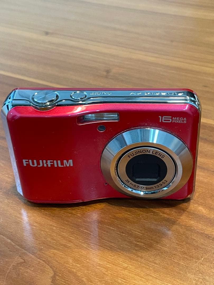 Fujifilm FinePix AV250 レッド デジタルカメラ 単三電池 - メルカリ