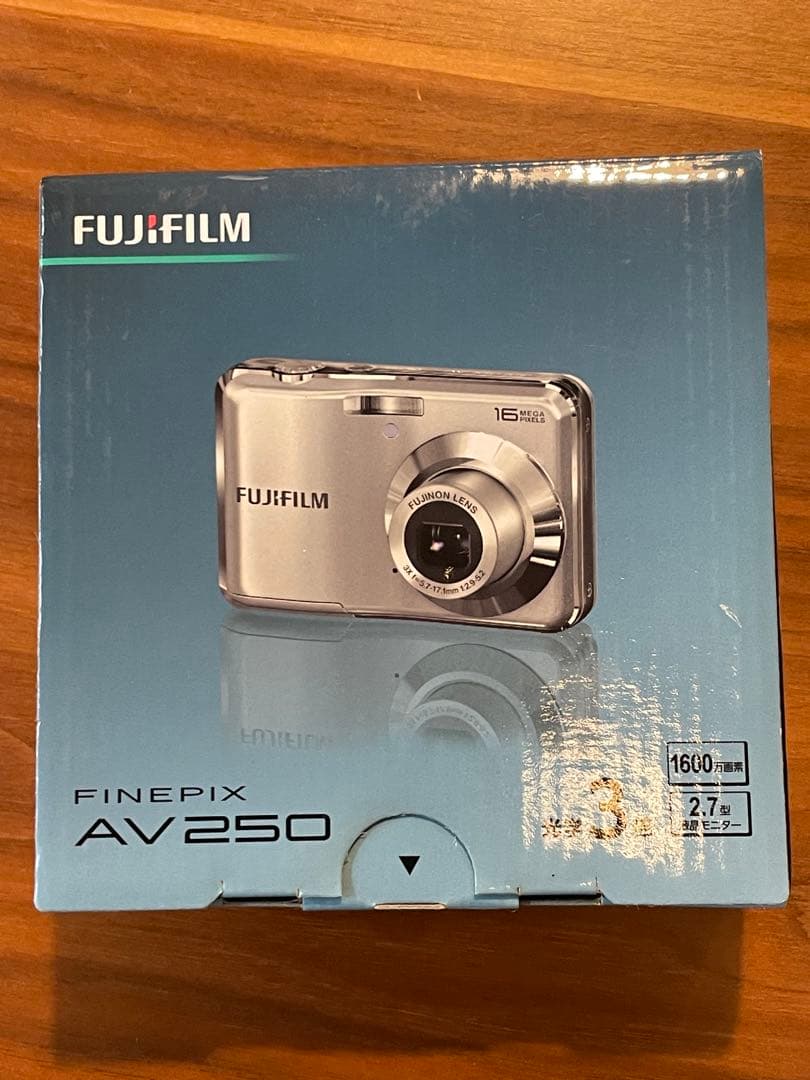 Fujifilm FinePix AV250 レッド デジタルカメラ 単三電池 - メルカリ