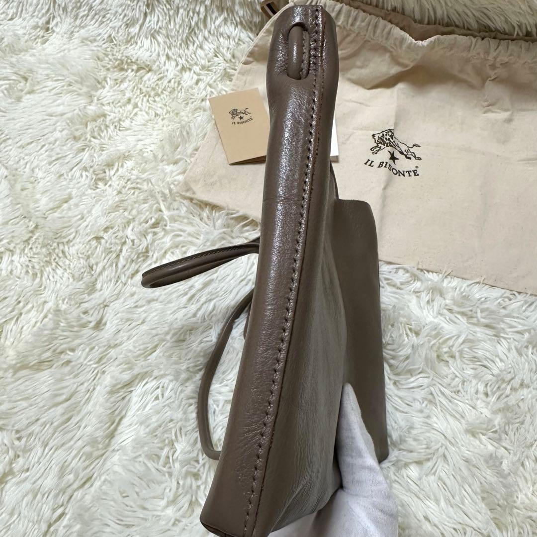 未使用に近いイルビゾンテ クロスボディバッグ グレージュ保存袋付定価