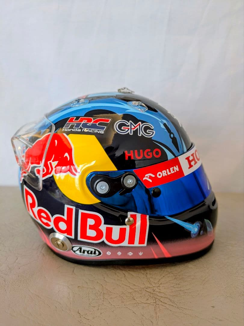 角田裕毅 ヘルメット1/2 サイン入 F1 レーシングブルズHONDA おまけ付