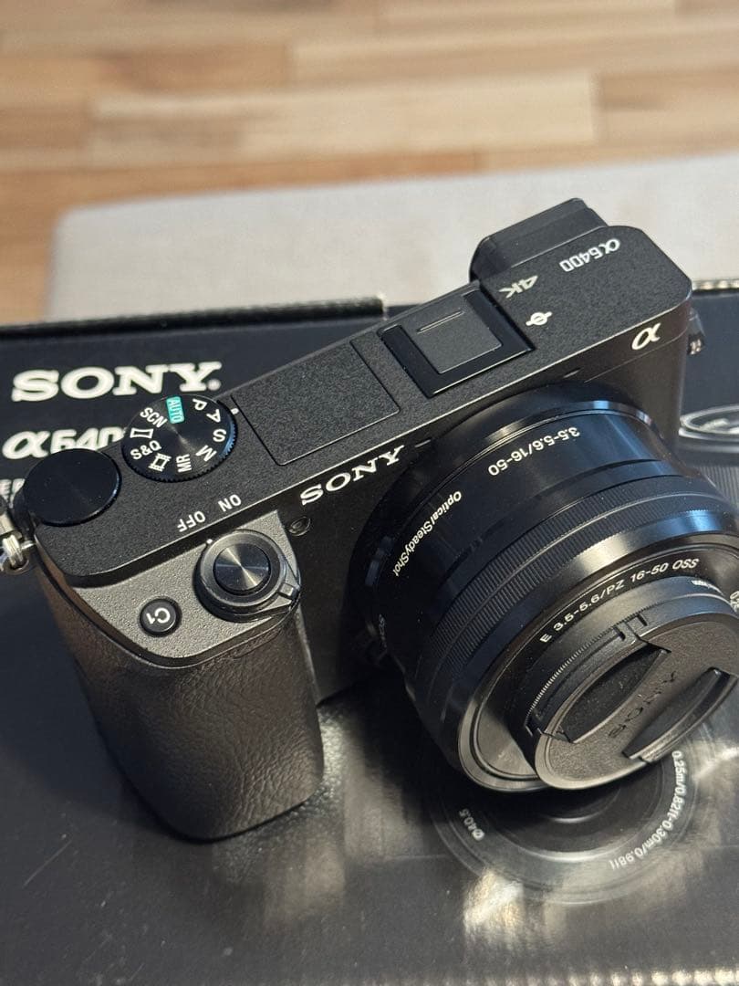 SONY α6400 ダブルズームレンズキット 美品 シャッター8284回 - メルカリ