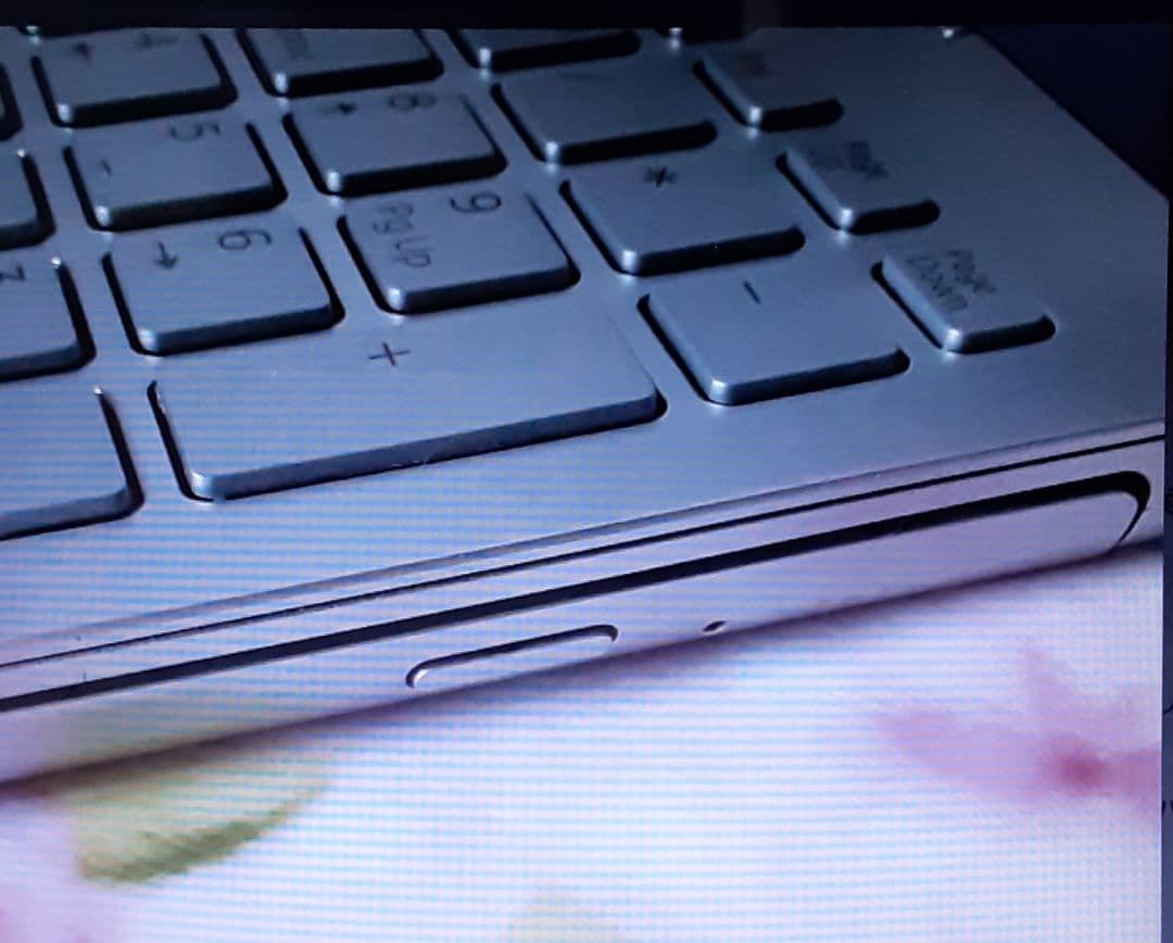 ☆Windows11/メモリ8G/SSD512G/Core-i7/タッチパネル☆