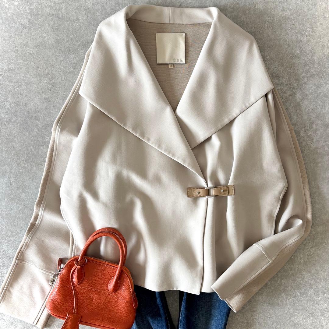 美品 自由区 ショールカラーコート 切り替え ベルト付き ベージュ 38 羽織 Jewelobe（ジュエローブ） コート アウター ショールカラーベルト付き