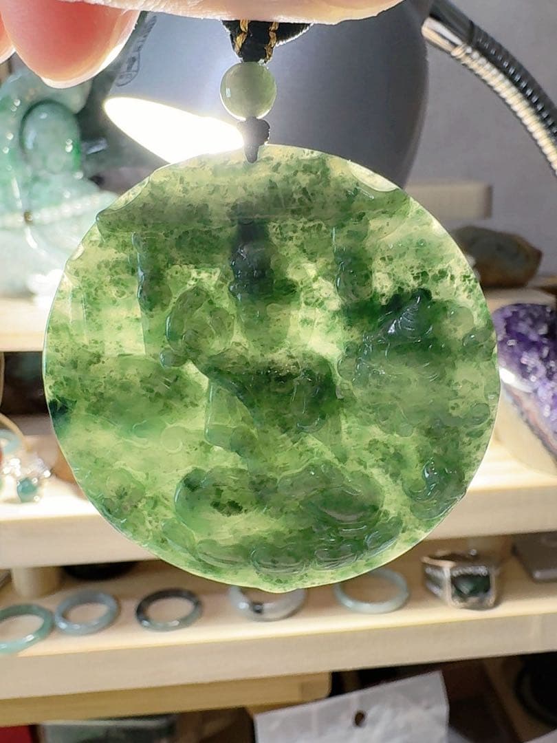 CS-0477 天然本翡翠《本物保証》「虚空蔵菩薩像」翡翠ペンダント