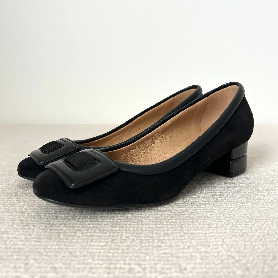 フェラガモ パンプス ローヒール スエード 黒 23.5cm
