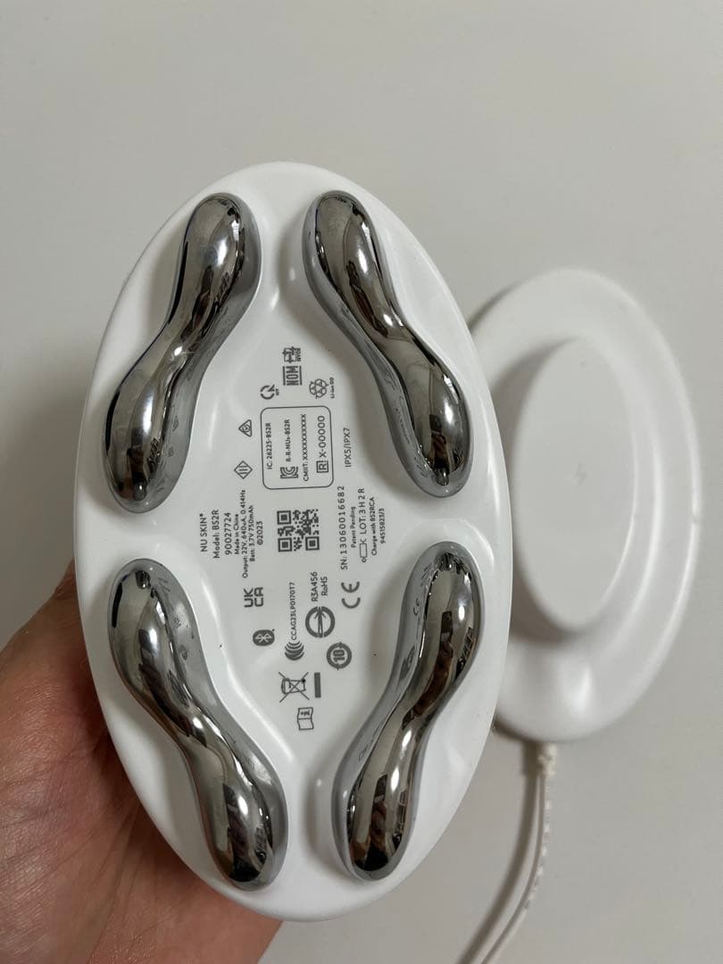 り*な様 ［美品箱あり✨］ageLOC WellSpa iO エステ・マッサージ