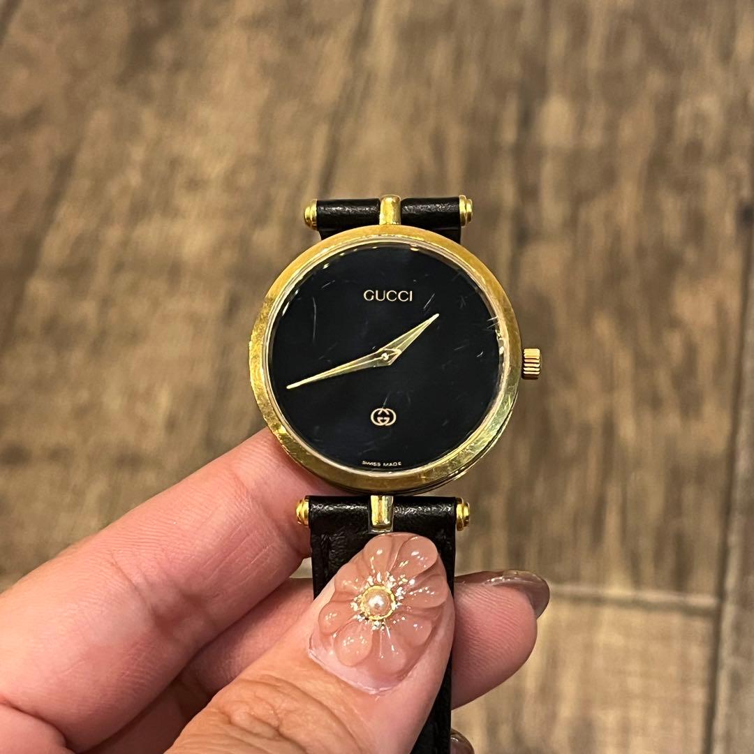 GUCCI グッチ 腕時計 レディース 黒文字盤 ゴールド クォーツ - メルカリ