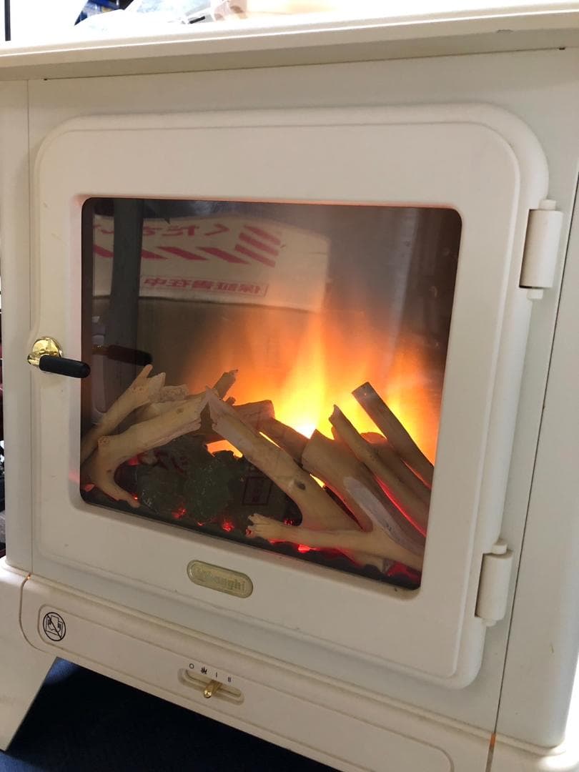 K☆288 デロンギ 暖炉型電気ファンヒーター SFA2040J - メルカリ