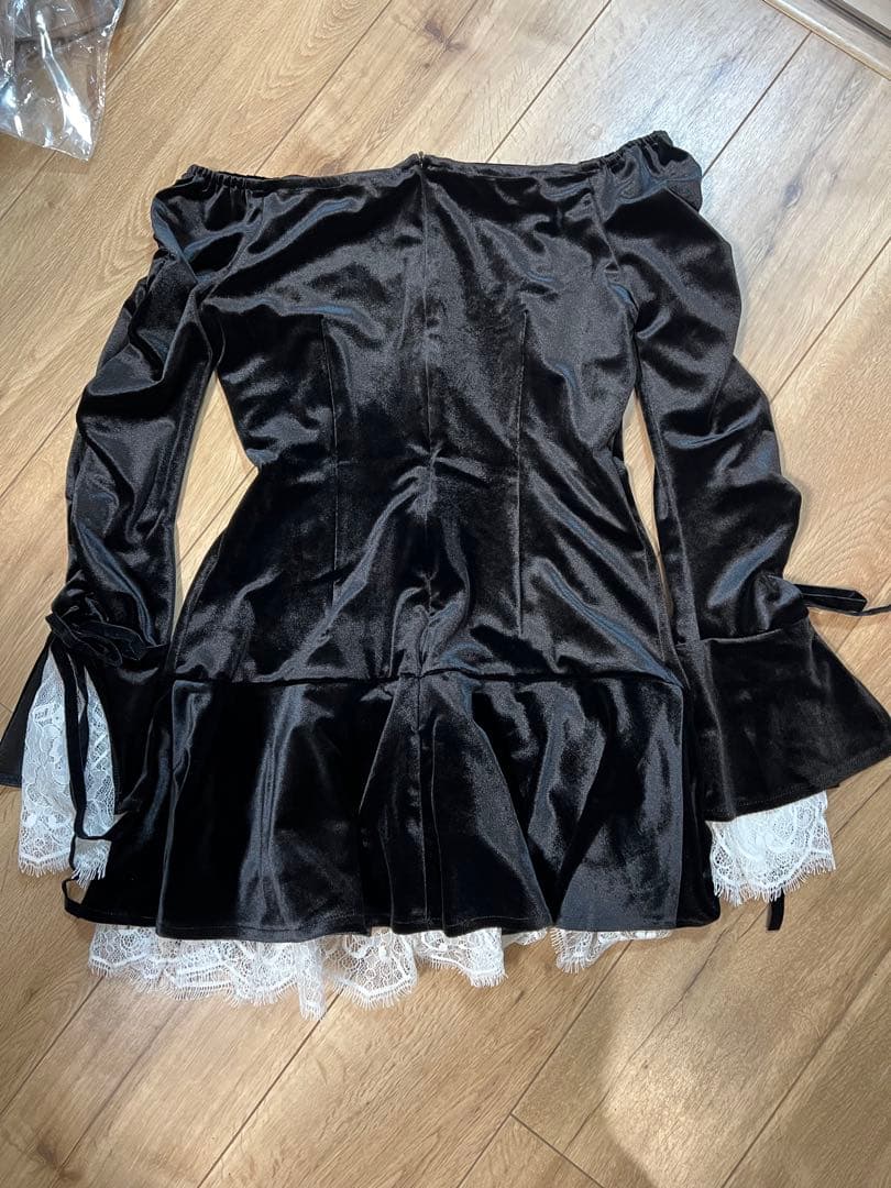 M me eme Classical velvet mini onepiece - メルカリ