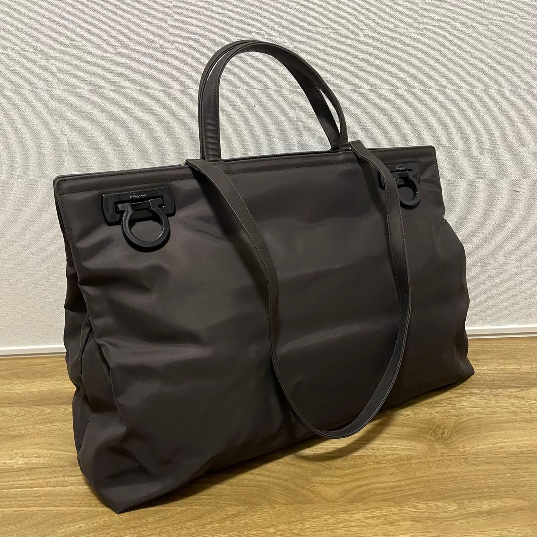 《美品》Ferragamo（フェラガモ）ナイロン×レザー ハンドバッグ ブラウン