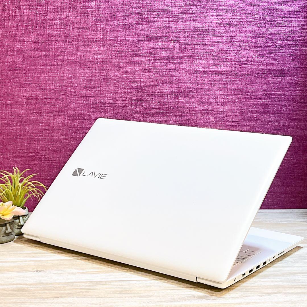 Win11✨Core i3✨メモリ4GB✨DVD✨大画面15.6型✨すぐ使える