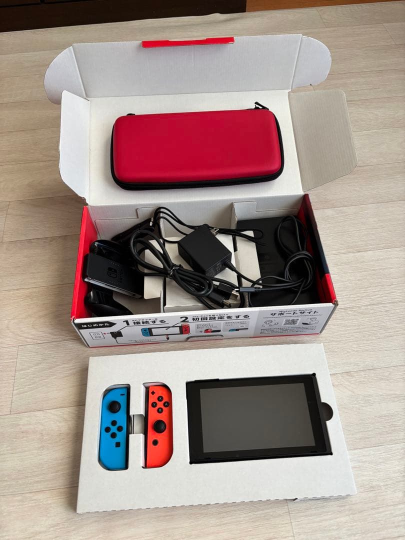 Nintendo Switch ネオンブルー/ネオンレッド 本体 携帯用ケース付 Nintendo Switch ネオンブルー・ネオンレッド 任天堂 ゲーム機 本体