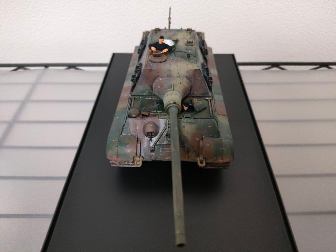 タミヤ1/48ドイツヤークトタイガー完成品 （ディスプレイケース付き）