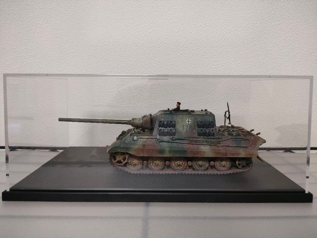 タミヤ1/48ドイツヤークトタイガー完成品 （ディスプレイケース付き）