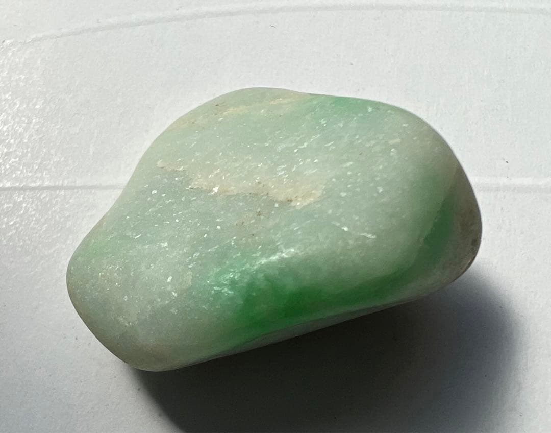 【大幅値下】糸魚川産　翡翠原石　天然　鑑賞石　国石 14.6g