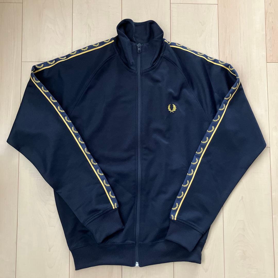 FRED PERRY トラックジャケット　 黒×金色　Sサイズ 楽天市場】フレッドペリー ジャージ FRED PERRY コントラストテープ