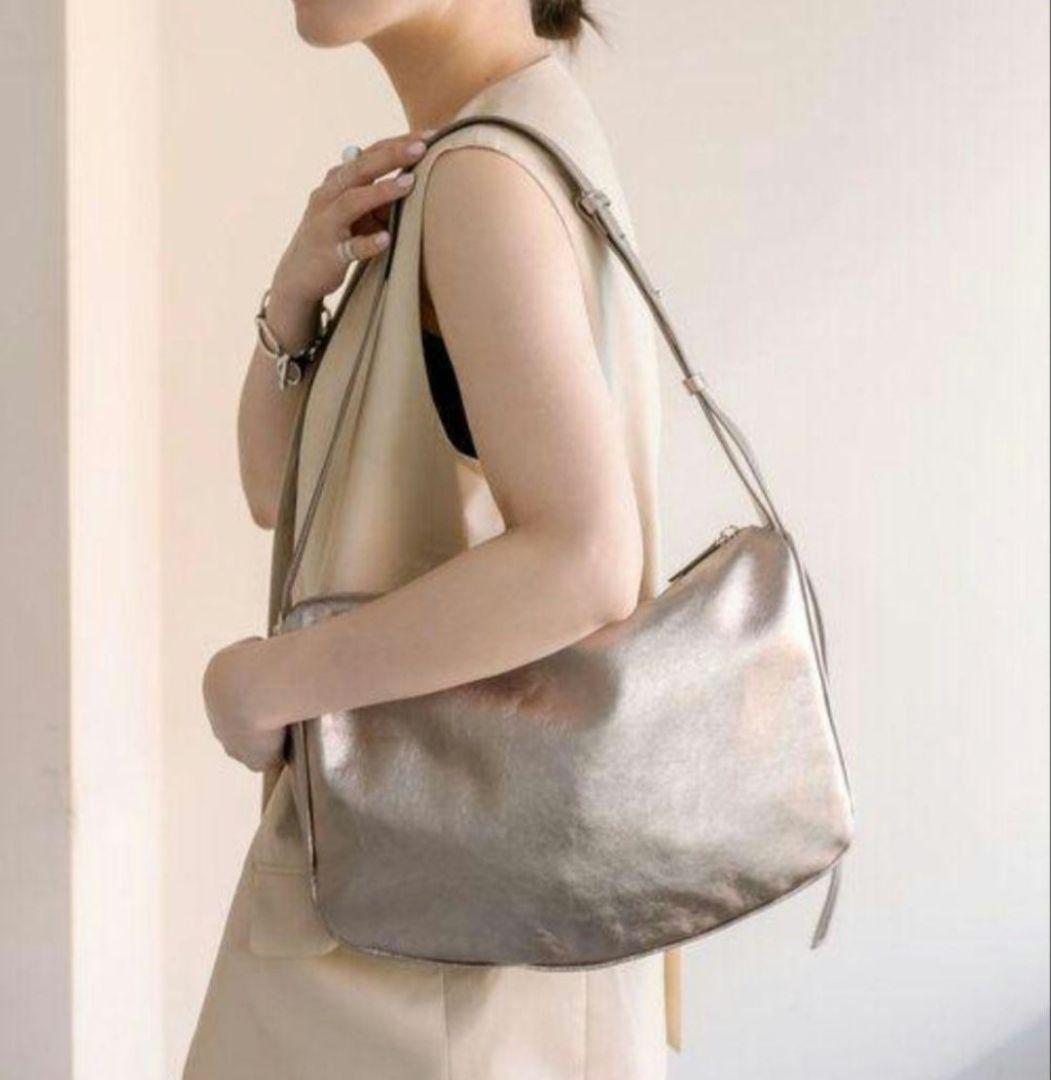 イアパピヨネ スワローマチショルダー アンティークゴールド - メルカリ