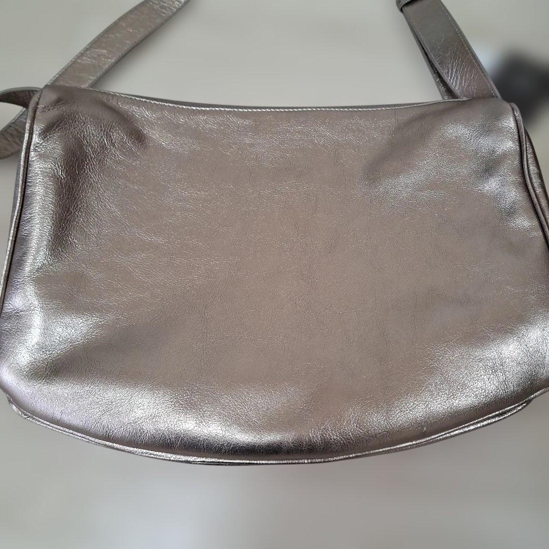 イアパピヨネ スワローマチショルダー アンティークゴールド - メルカリ