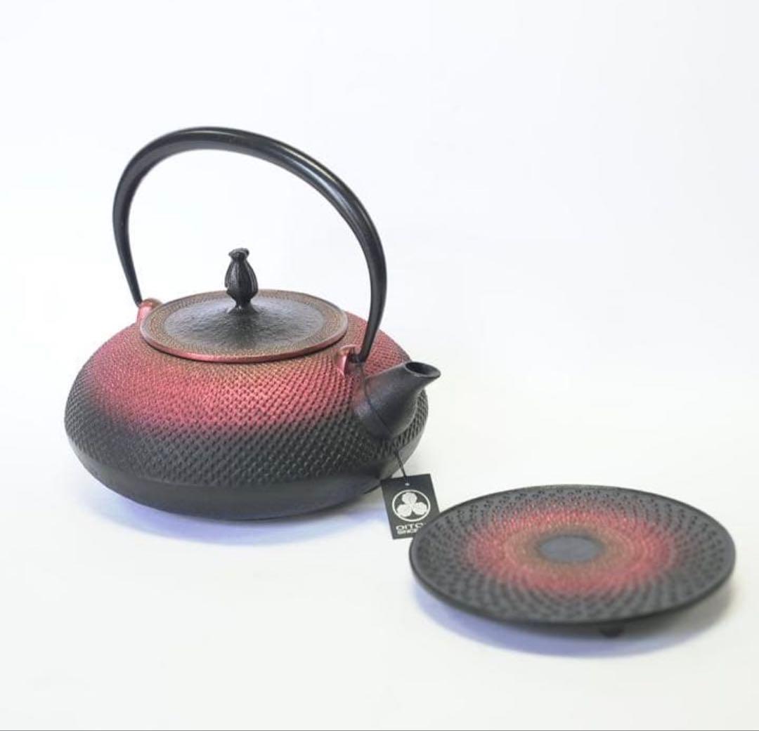 及富❁南部鉄器　鉄瓶　ブラックホール 大　1.2L　鍋敷きセット