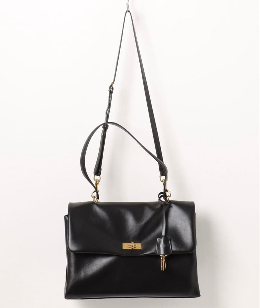 チャールズ＆キース Kerry ケリー トップハンドルサッチェルバッグ