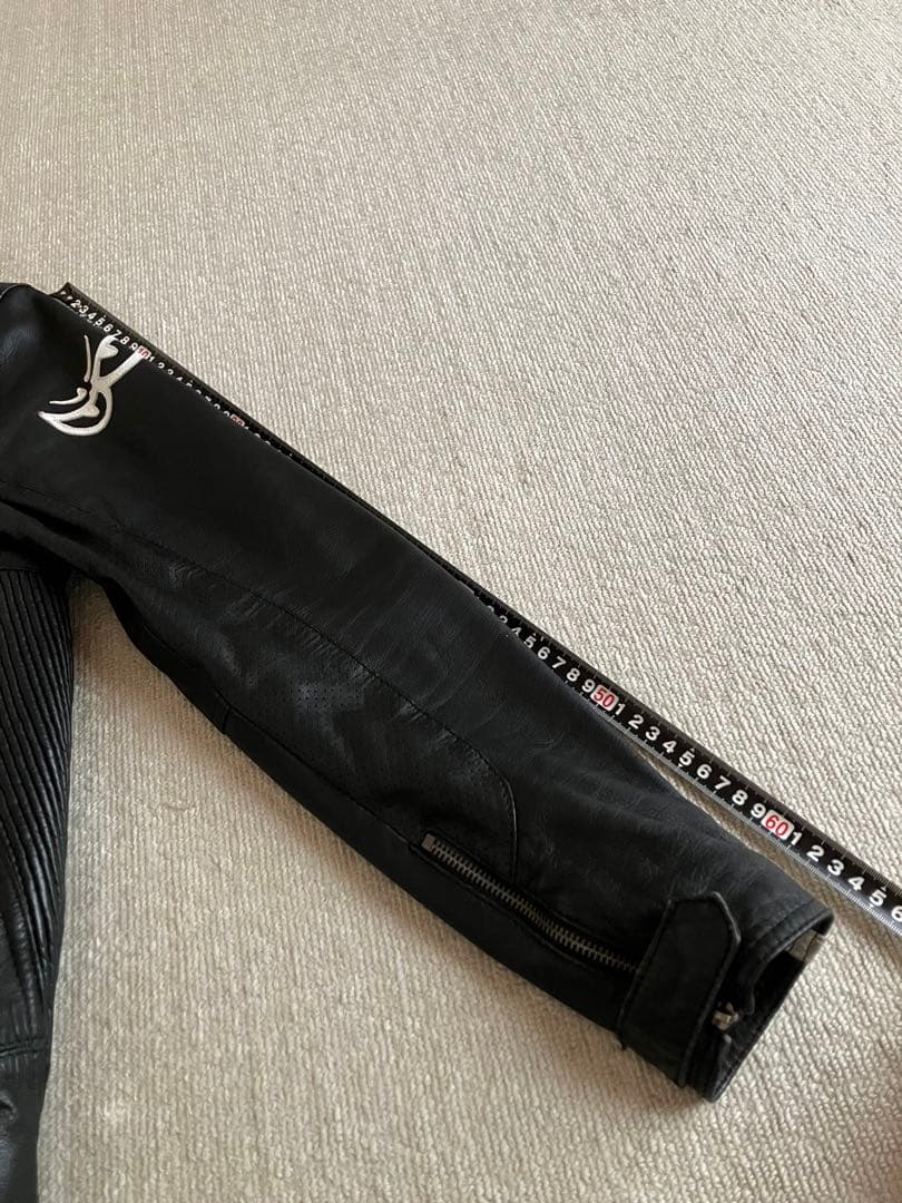 カ*ナ様 BERIK パンチングレザージャケット 黒 Lサイズ - メルカリ