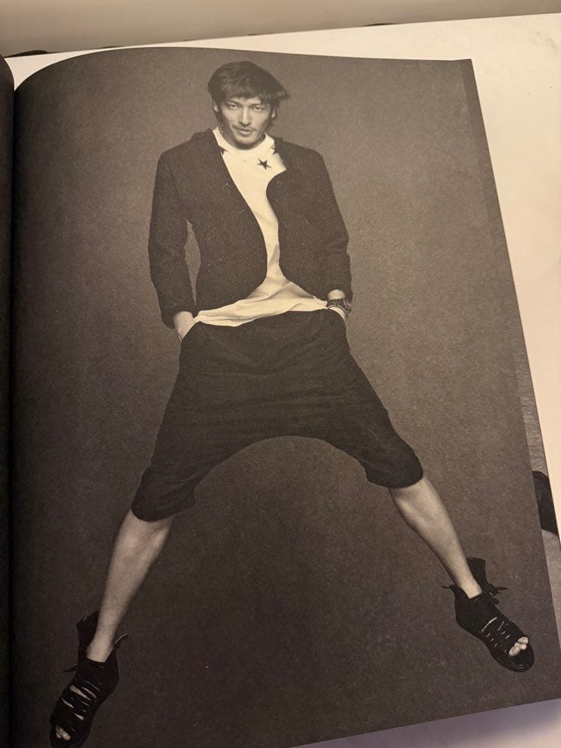 THE LITTLE BLACK JACKET 初版 2012年シャネル 写真集 - メルカリ