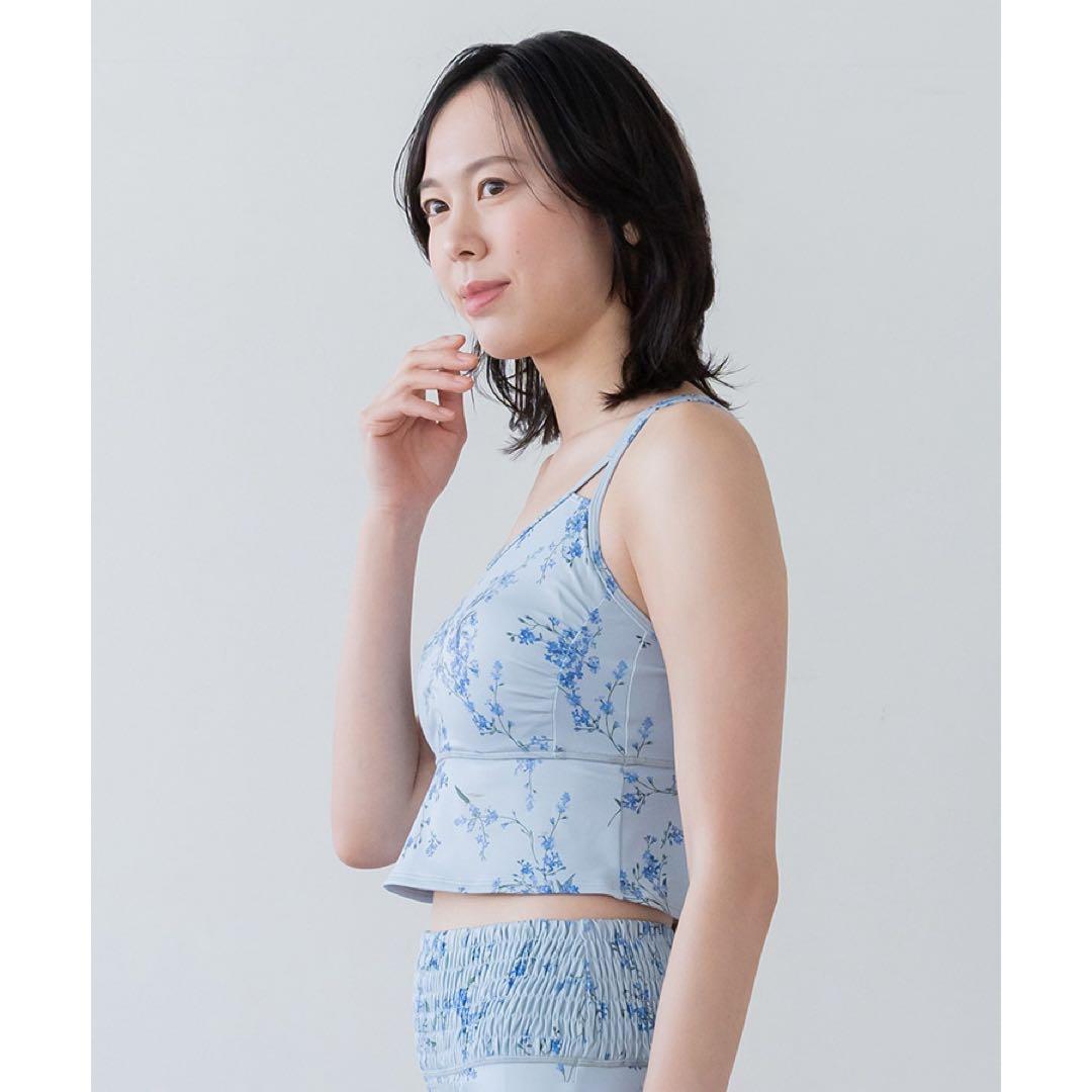 《ヨガウェア》SUKALA スプリングフラワー　フレアブラトップ　忘れな草