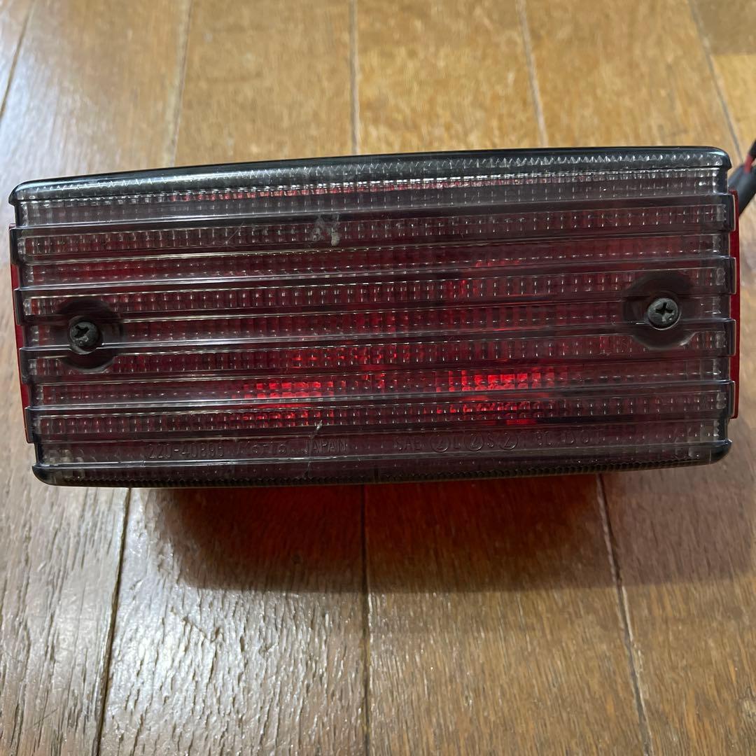 テールランプ カワサキ GPZ1100F 純正 サイドリフレクターあり