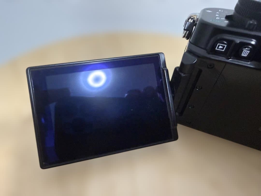 Nikon Zf ブラック 充電器、メモリカード付 - メルカリ