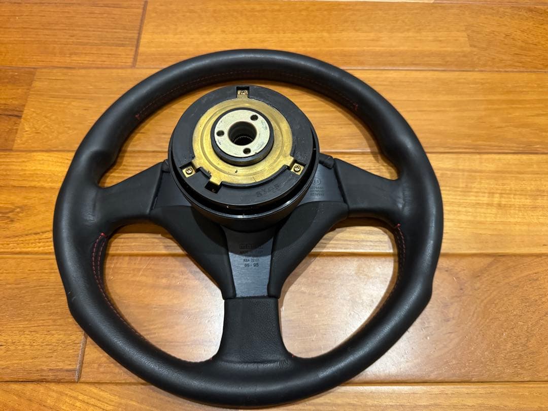 MOMO ステアリング TYP D36 当時モノ - メルカリ