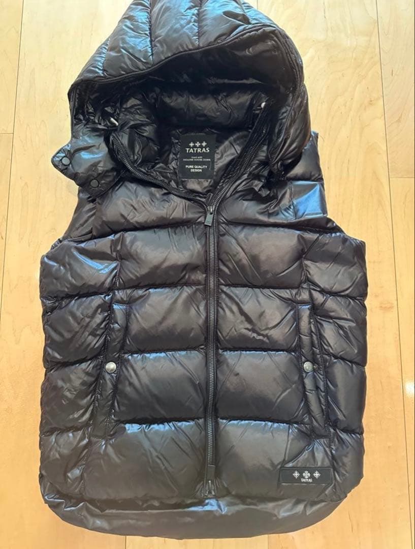 TATRAS フード付き ブラック　ダウンベスト　サイズ1 (xs〜s) TATRAS（タトラス） ダウン ダウンベスト アウター ゴドル メンズ