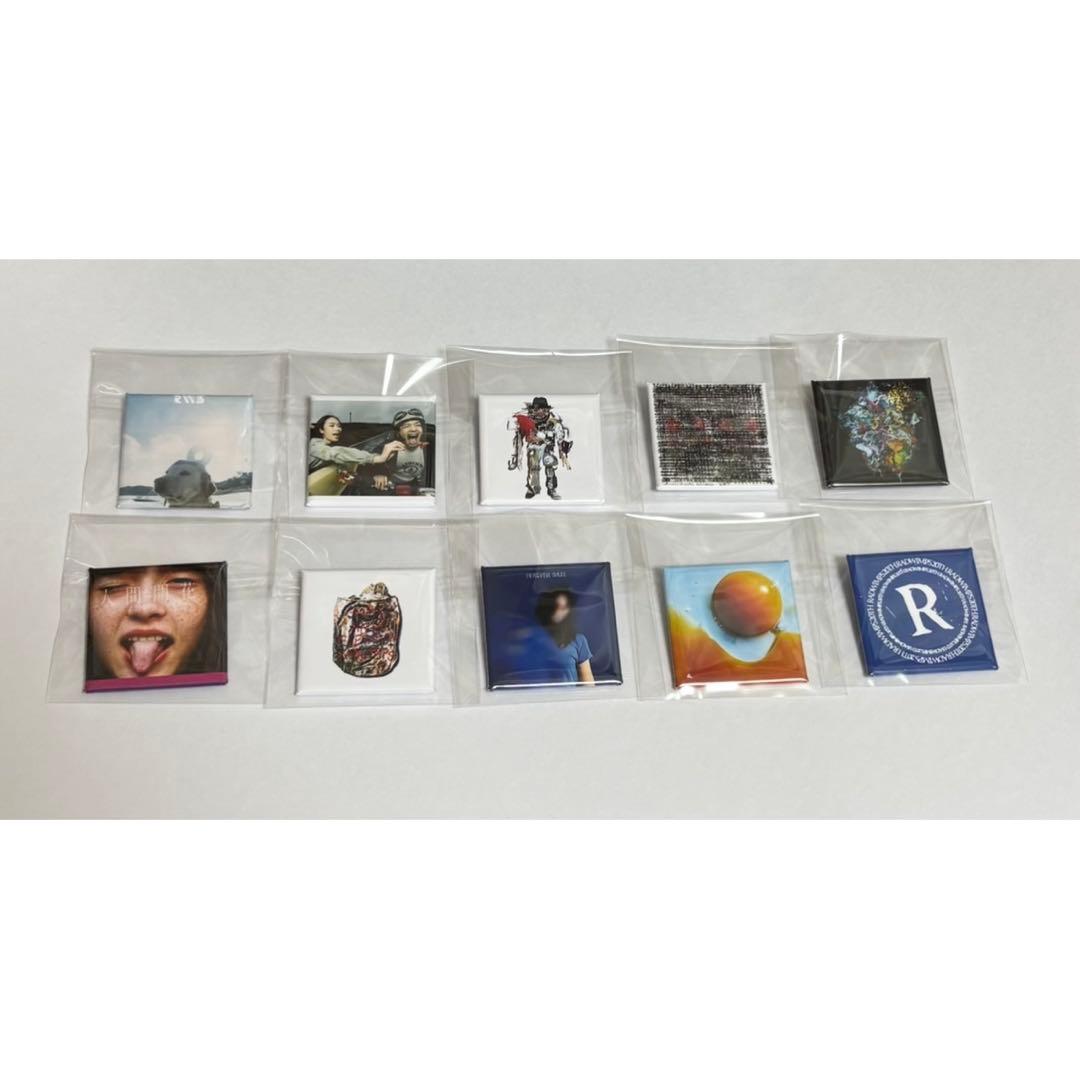 RADWIMPS アルバムジャケット缶バッジ　コンプ 缶バッジ アルバムジャケット RADWIMPS BIG ECHO コラボ セット - メルカリ