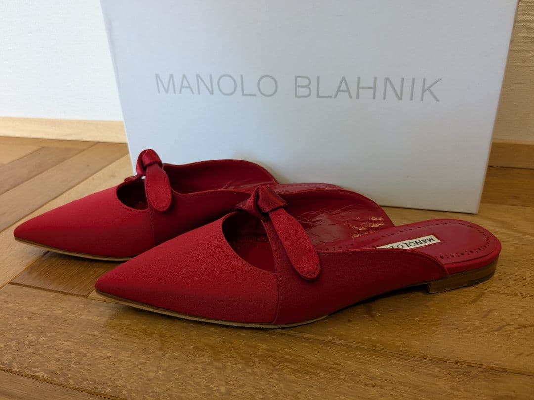 Manolo blahnik フラットミュール サンダル 赤 リボン　34 マノロ ブラニクのフラットミュール】ハイヒールじゃなくてもママが