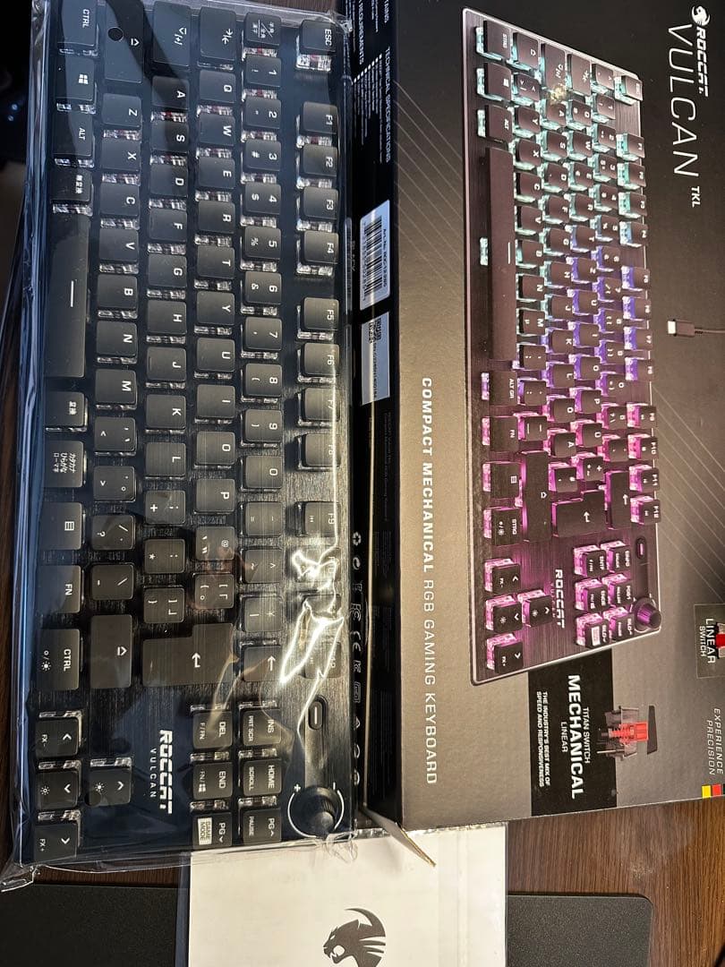 箱付き】【即購入可】ROCCAT ゲーミングキーボード TKL ブラック