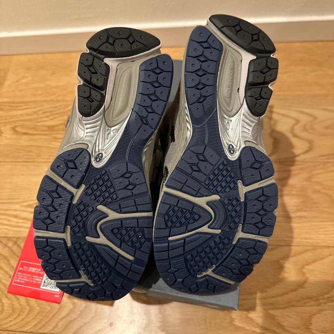 ニューバランス　キッズ　 2002R グレー スニーカー　20.5cm