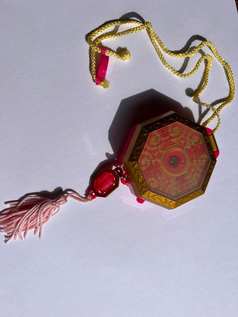 TOMY Dr.リンにきいてみて！ リン風水八卦パクト - メルカリ