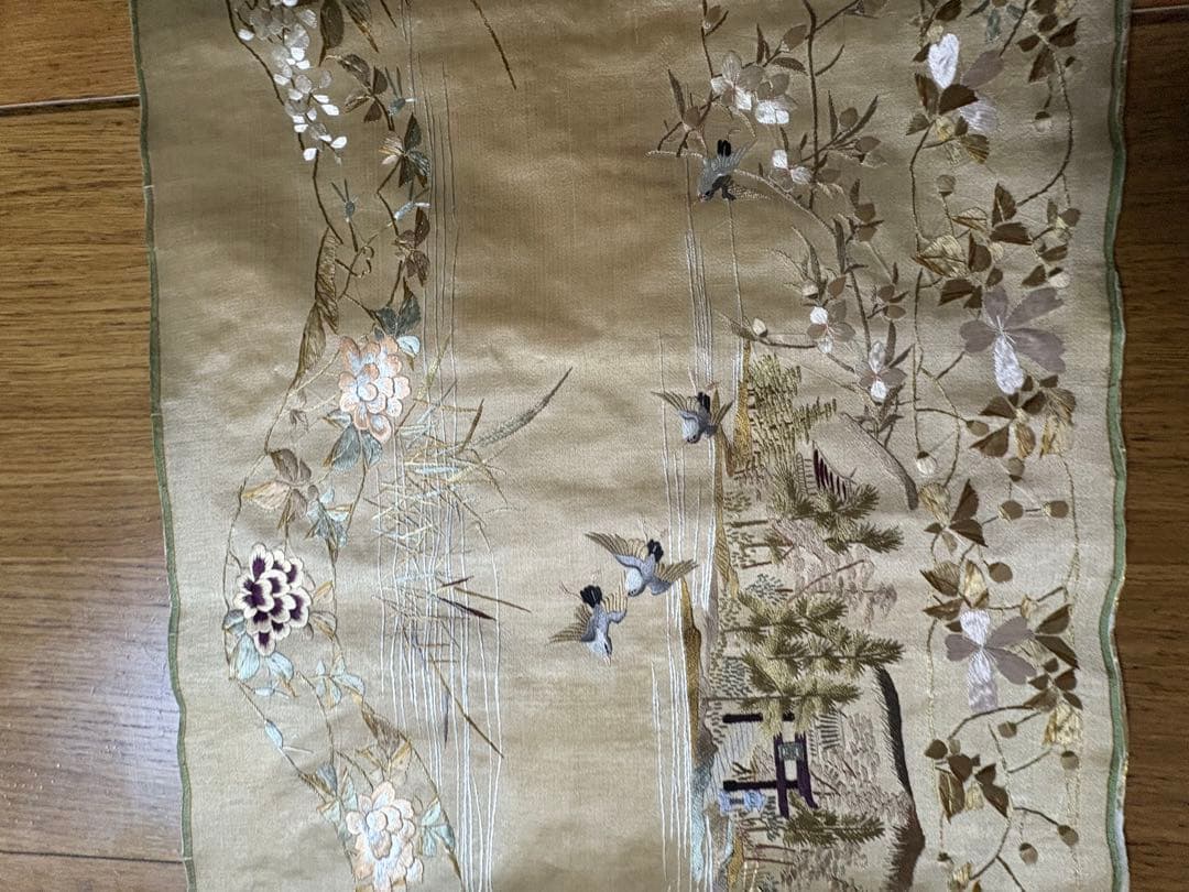 シルク生地？刺繍　181cm×45.5cm ベージュ