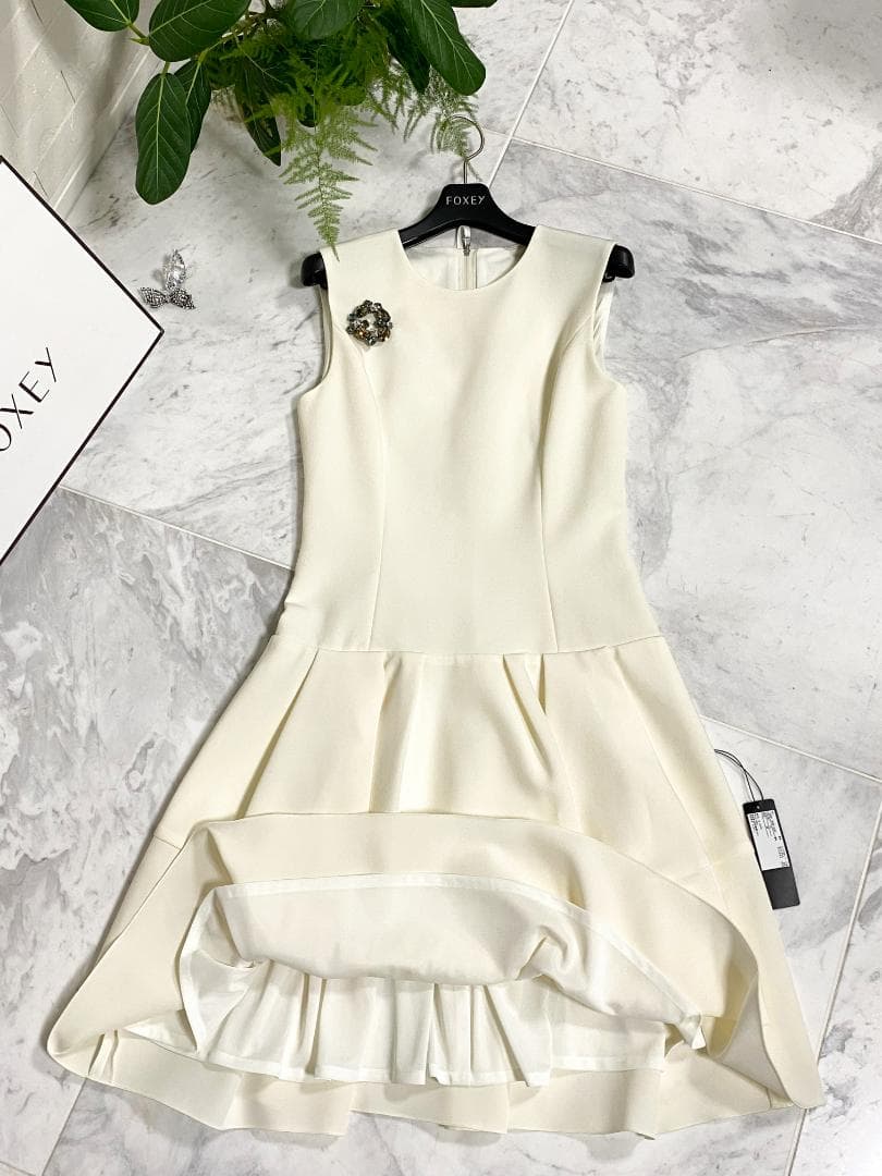 マルク様専用未使用級☆FOXEY/フォクシーマットストレッチグログラン