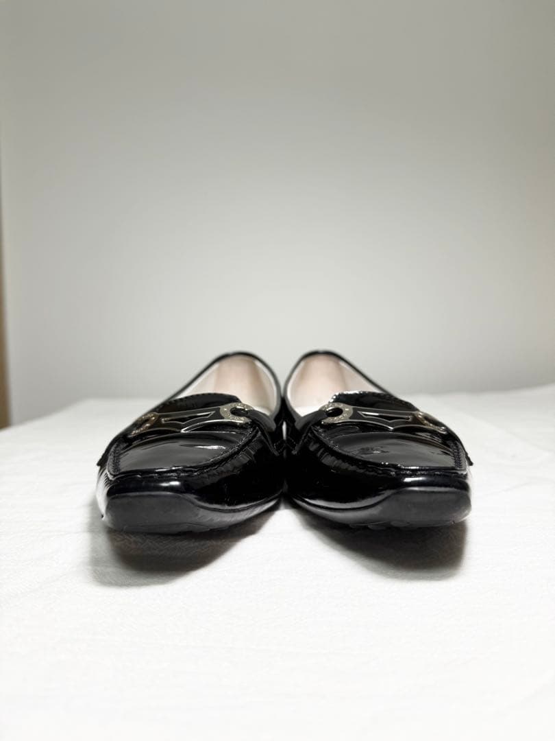 美品 トッズ ローファー エナメル ブラック 6 1/2 23.5cm 金具