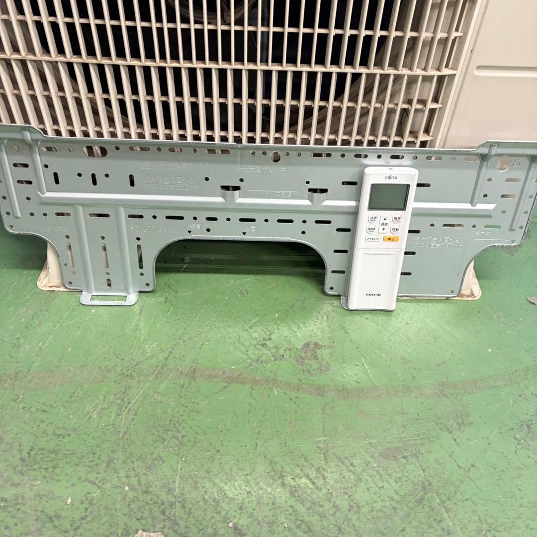 725 富士通　ルームエアコン　6〜8畳用　2.2kw 送料無料　元展示品