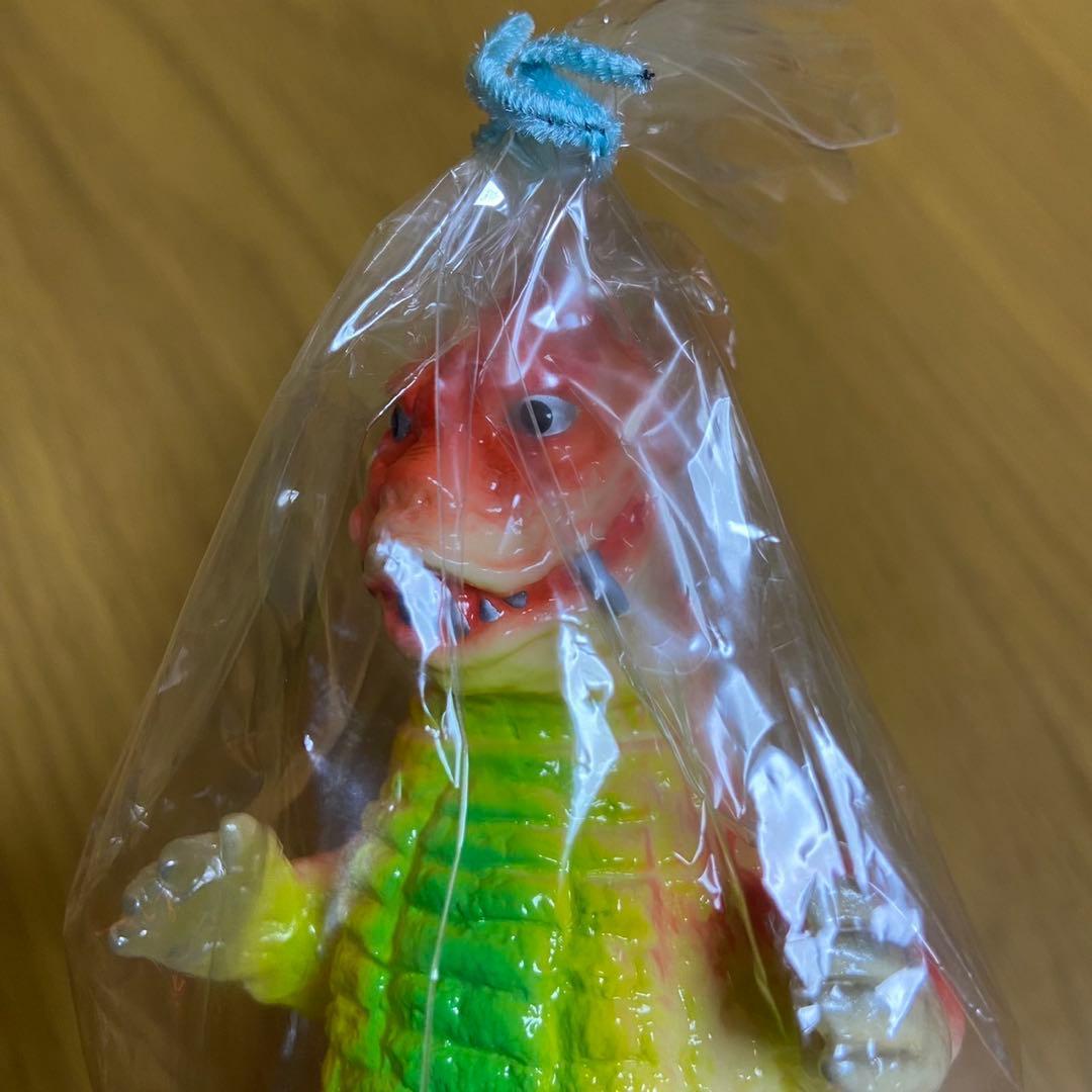 ウルトラマン 怪獣 レッドキング m1号 貯金箱 ソフビ 5420 - メルカリ