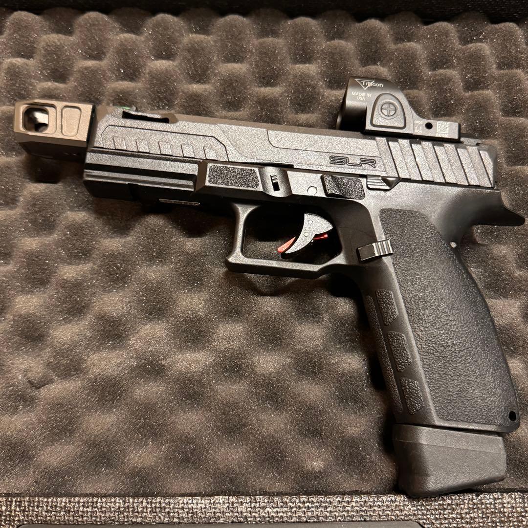 運*官様 【注意事項あり必ずご確認を】Carbon8 STRIKER NEUN9 CARBON8（カーボネイト） ストライカー9 co2ブローバック